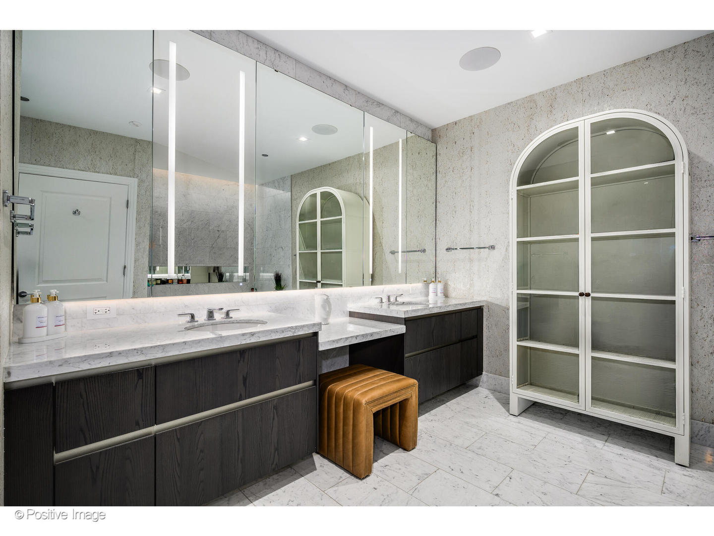 363 E Wacker Dr #3101 Chicago, IL 60601