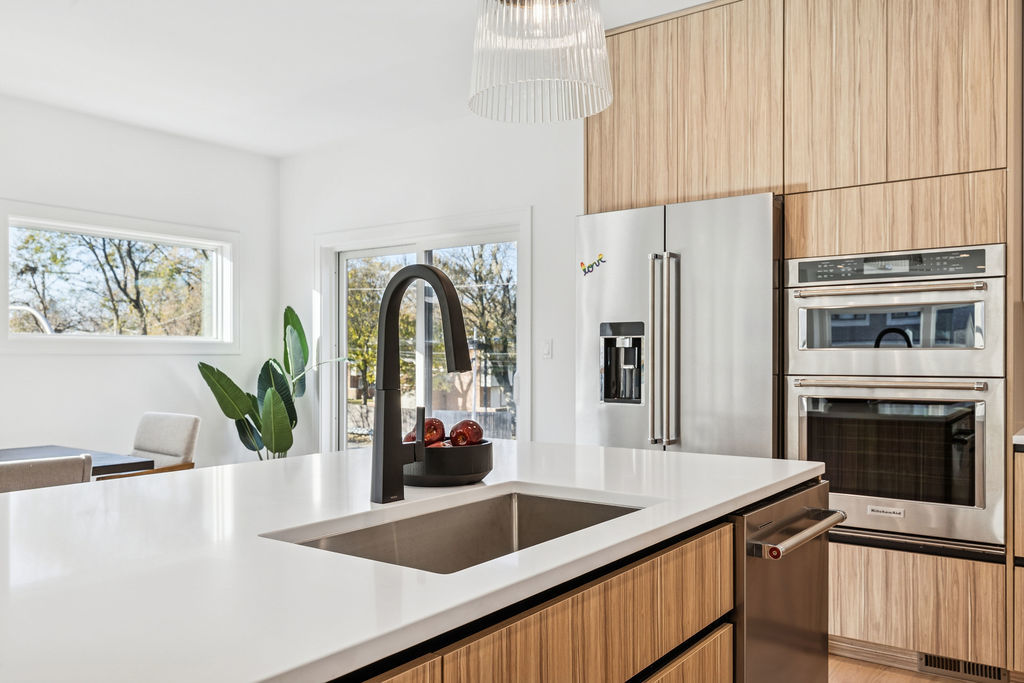 702 E 41st St Chicago, IL 60653