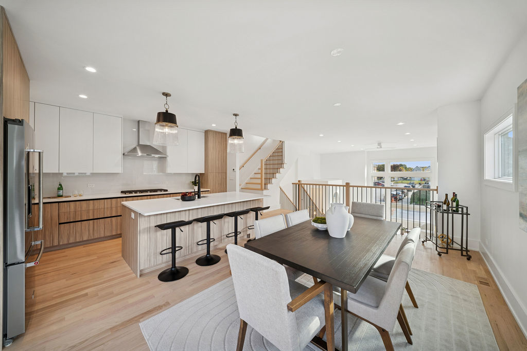 702 E 41st St Chicago, IL 60653