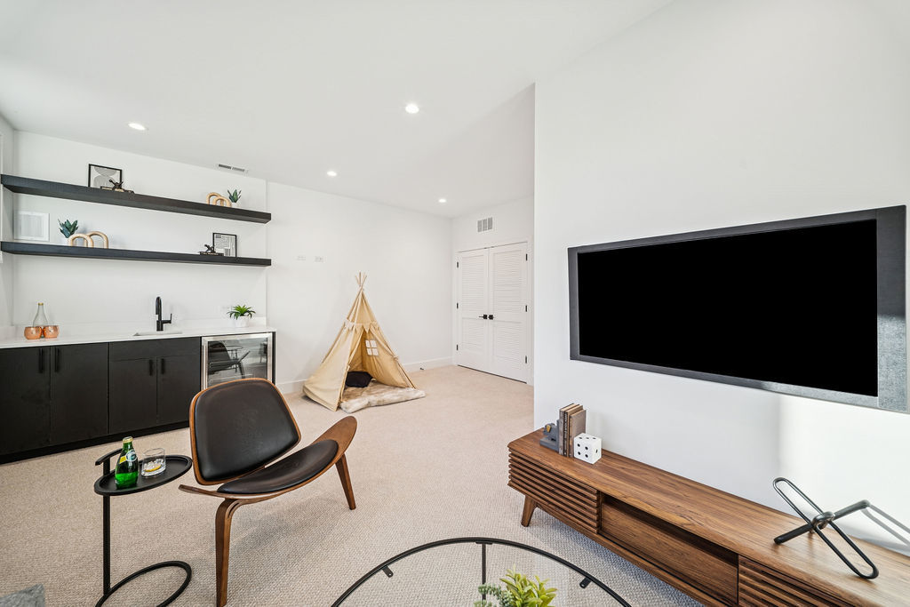 702 E 41st St Chicago, IL 60653