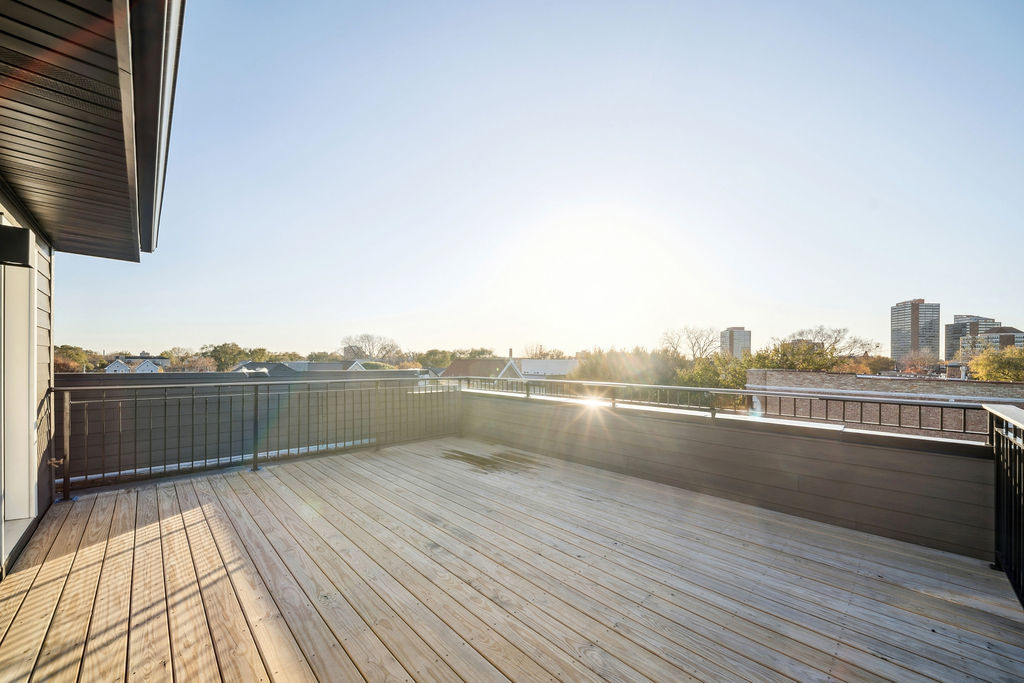 702 E 41st St Chicago, IL 60653