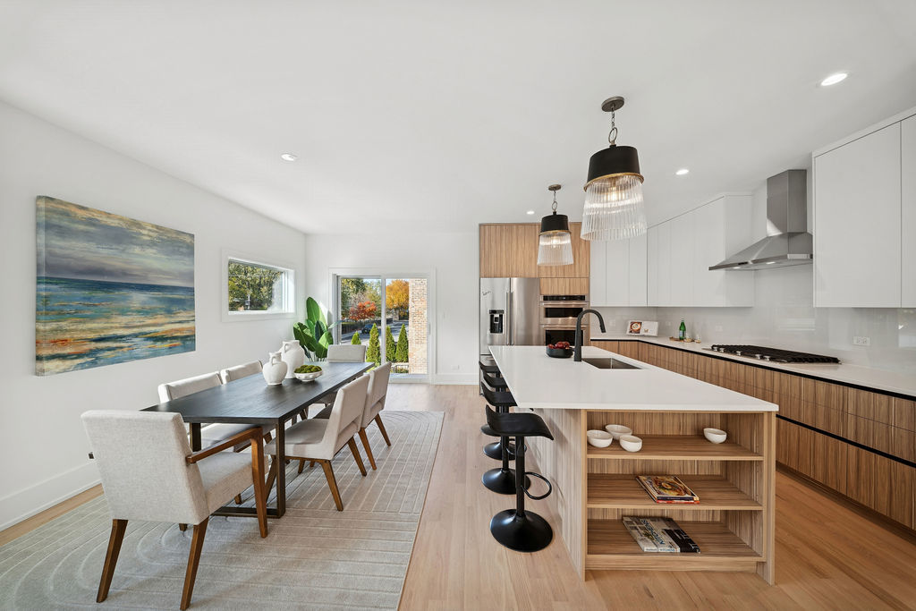 702 E 41st St Chicago, IL 60653