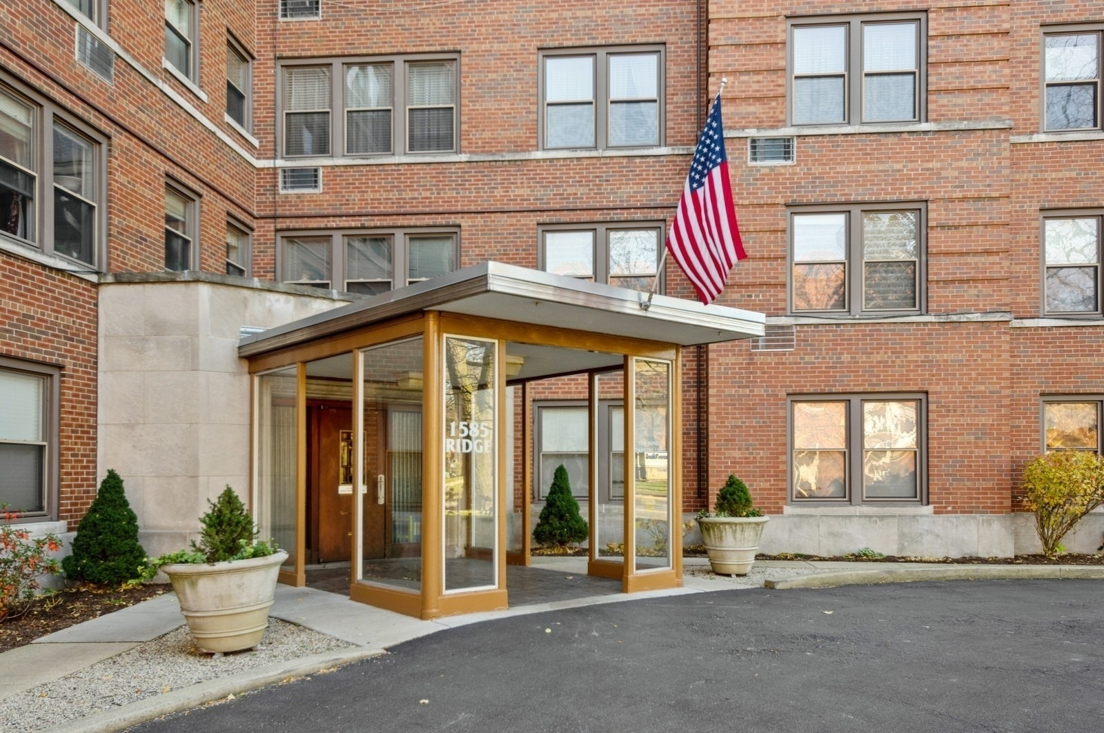 1585 Rdg Ave #410 Evanston, IL 60201