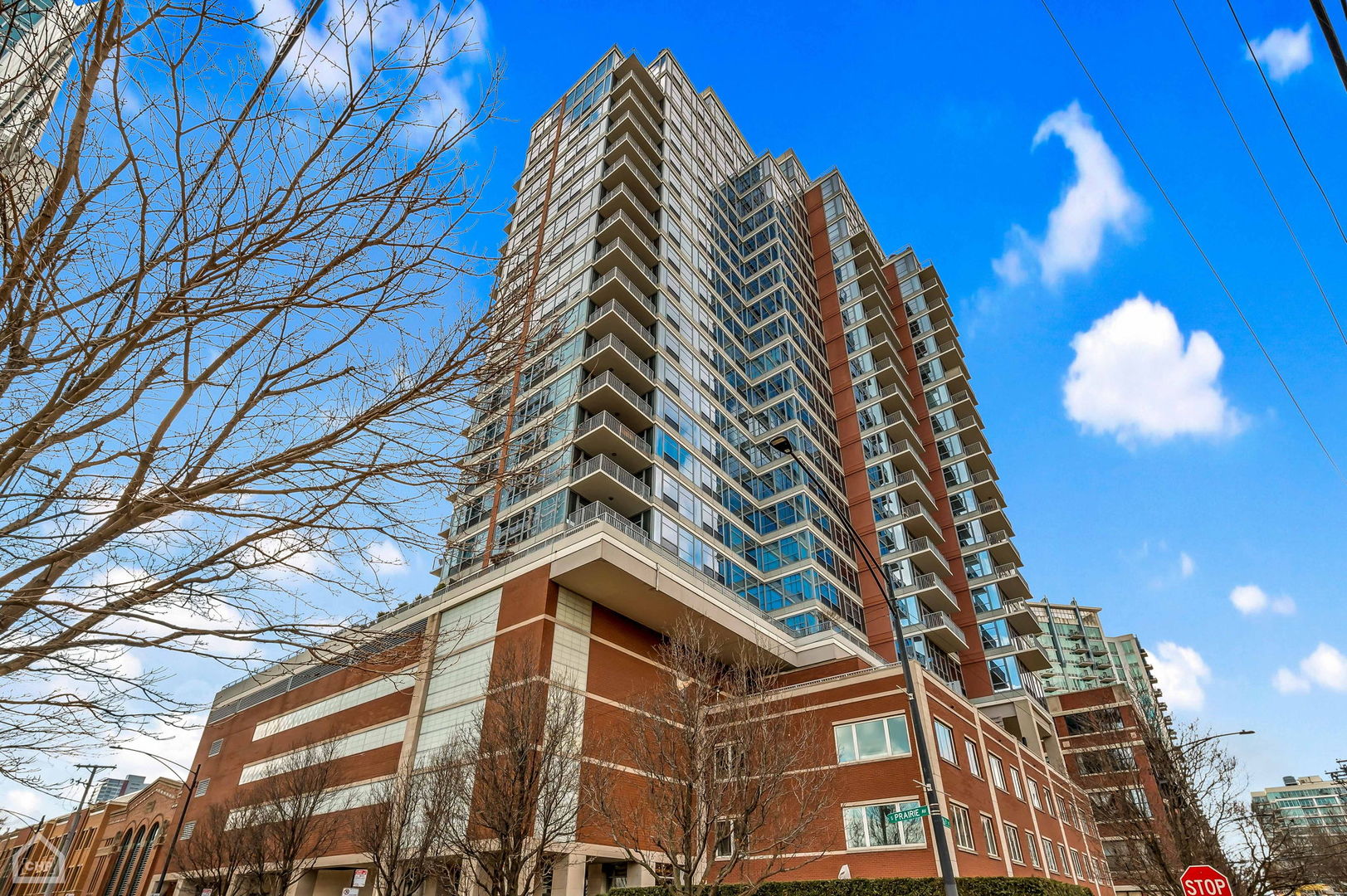 1600 S PRAIRIE Ave #1603