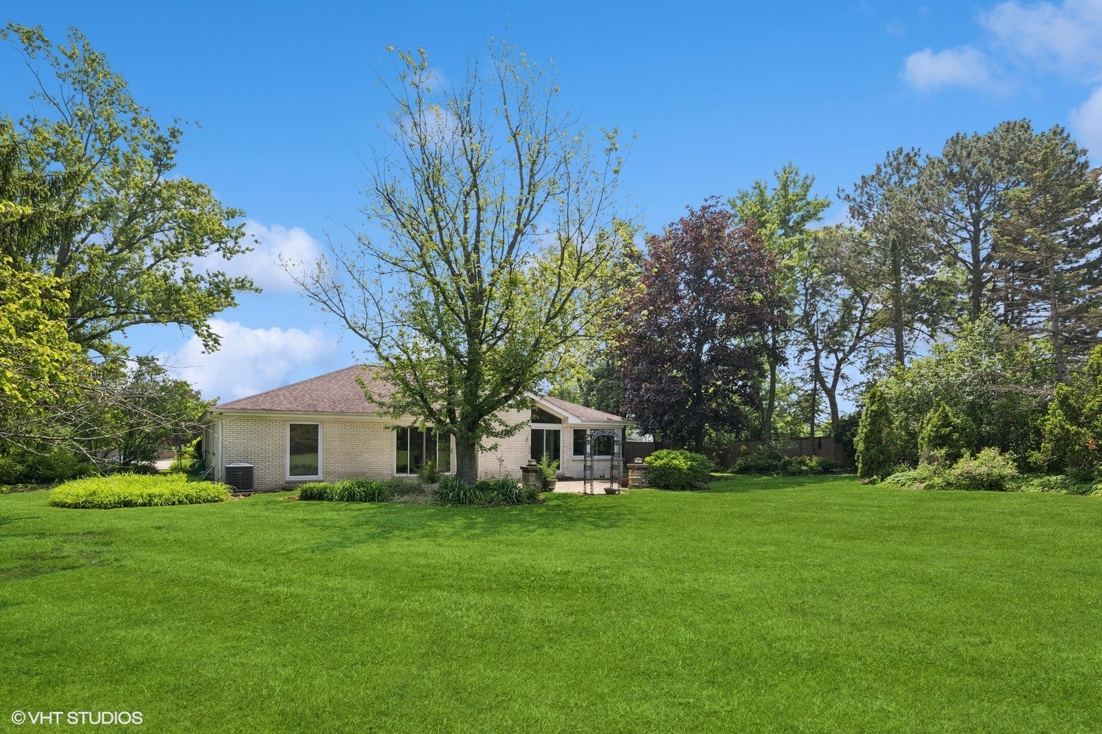 1770 Overland Trl Deerfield, IL 60015