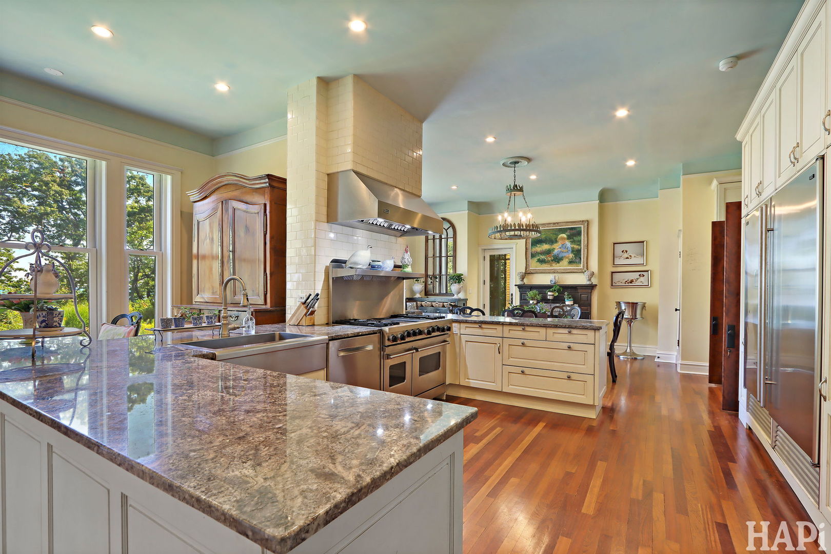 34 Logan Cir Highland Park, IL 60035