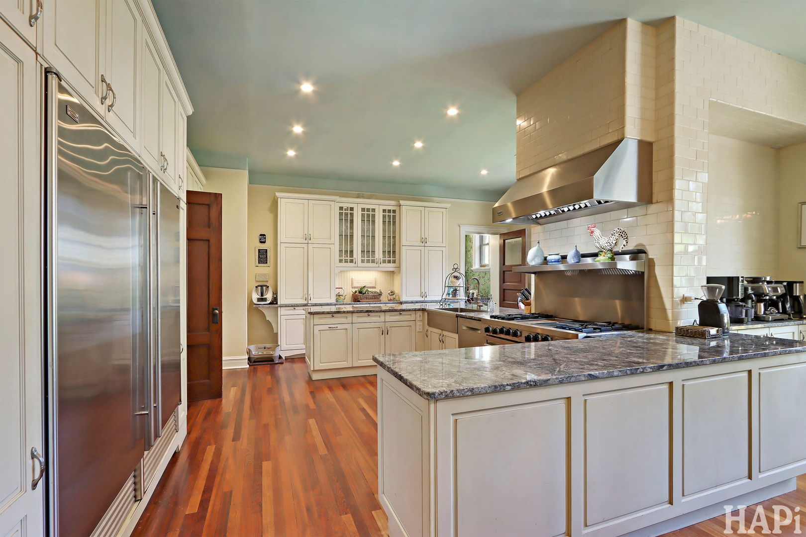 34 Logan Cir Highland Park, IL 60035