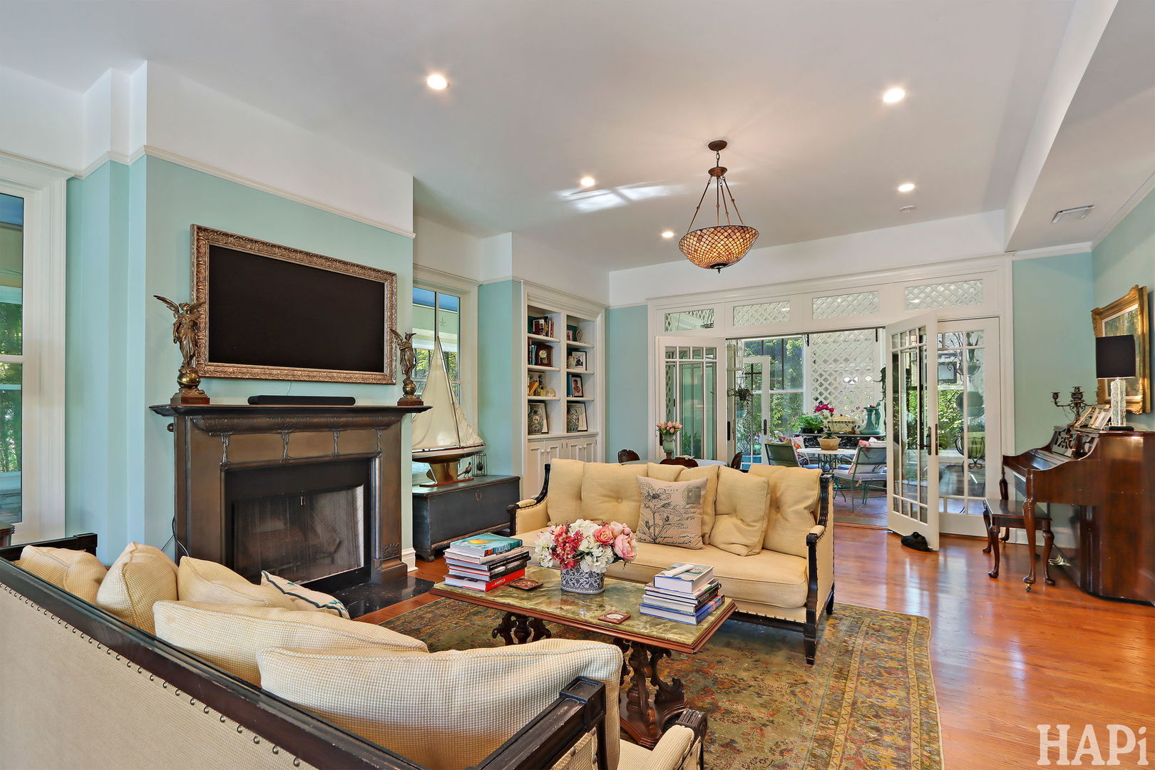 34 Logan Cir Highland Park, IL 60035