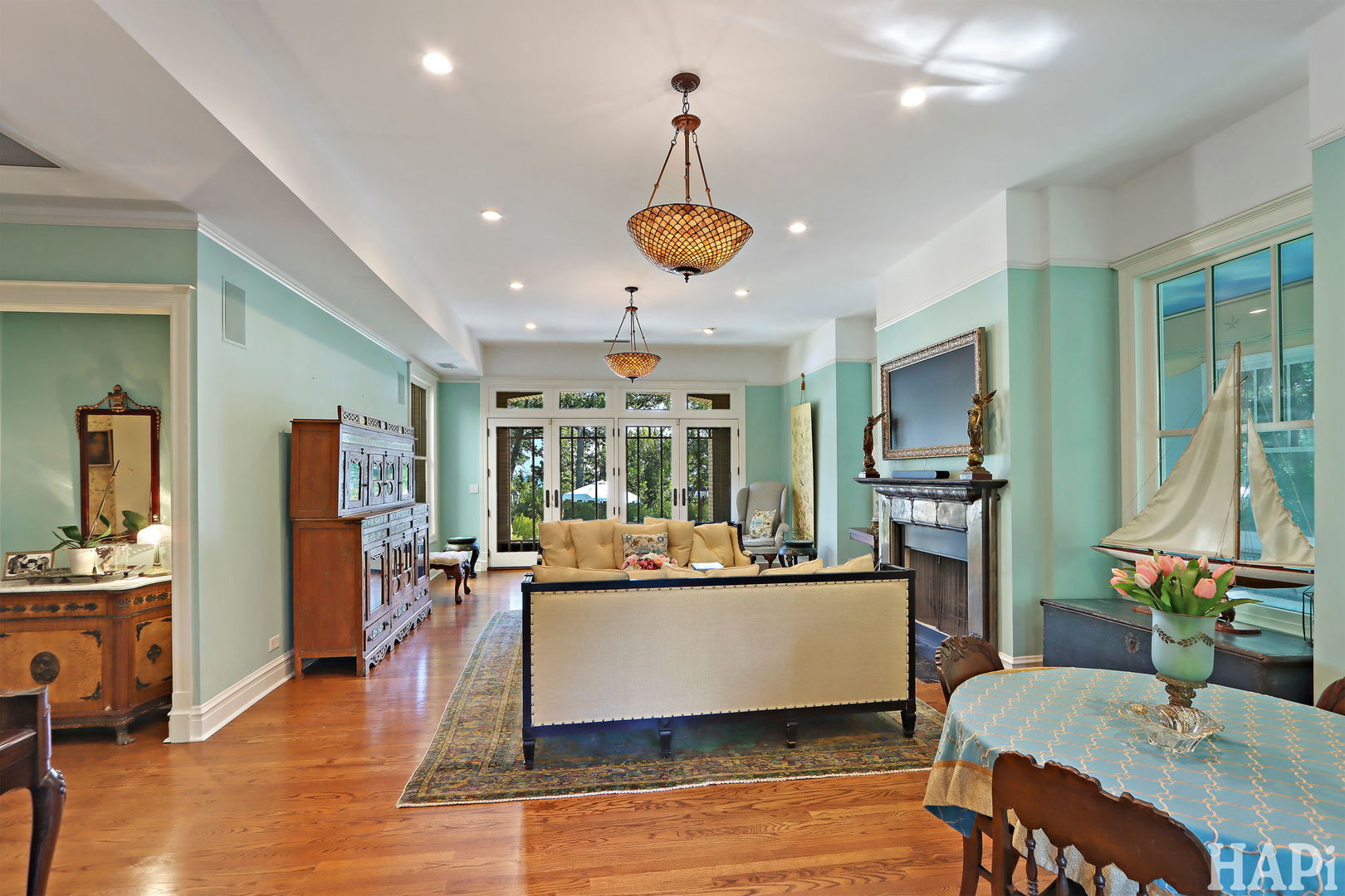 34 Logan Cir Highland Park, IL 60035