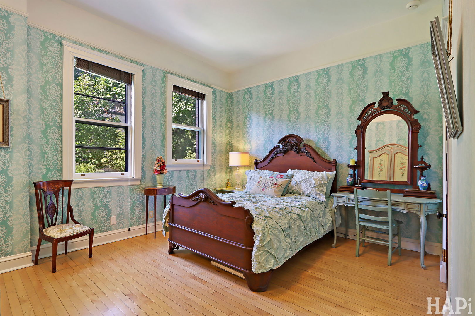 34 Logan Cir Highland Park, IL 60035