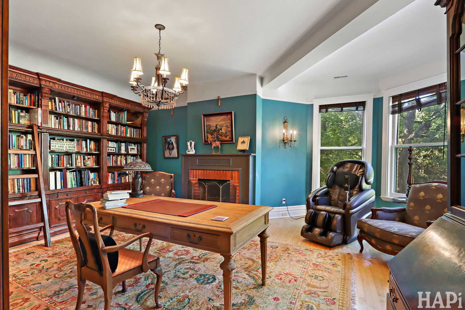 34 Logan Cir Highland Park, IL 60035