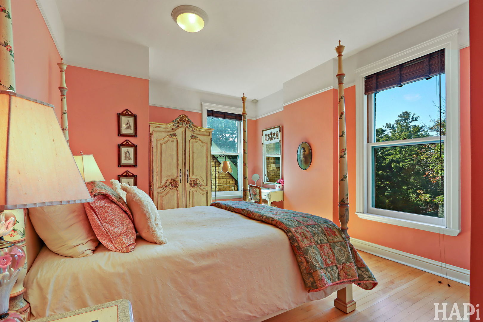 34 Logan Cir Highland Park, IL 60035