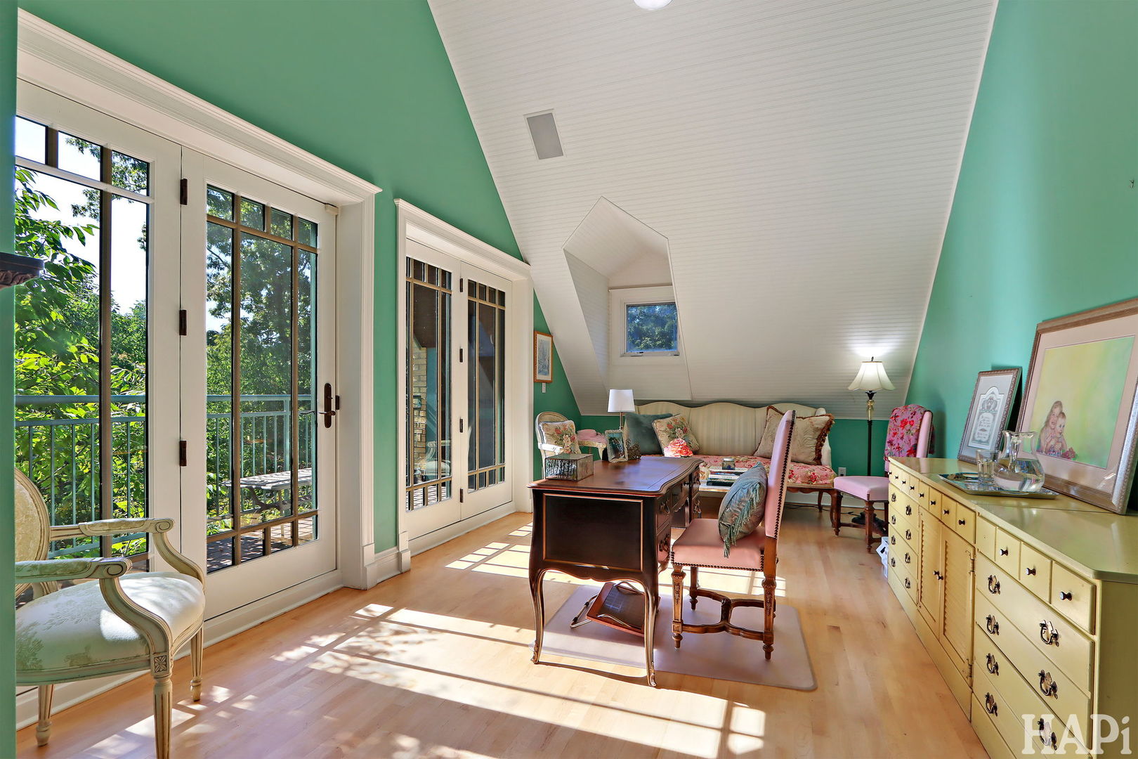 34 Logan Cir Highland Park, IL 60035