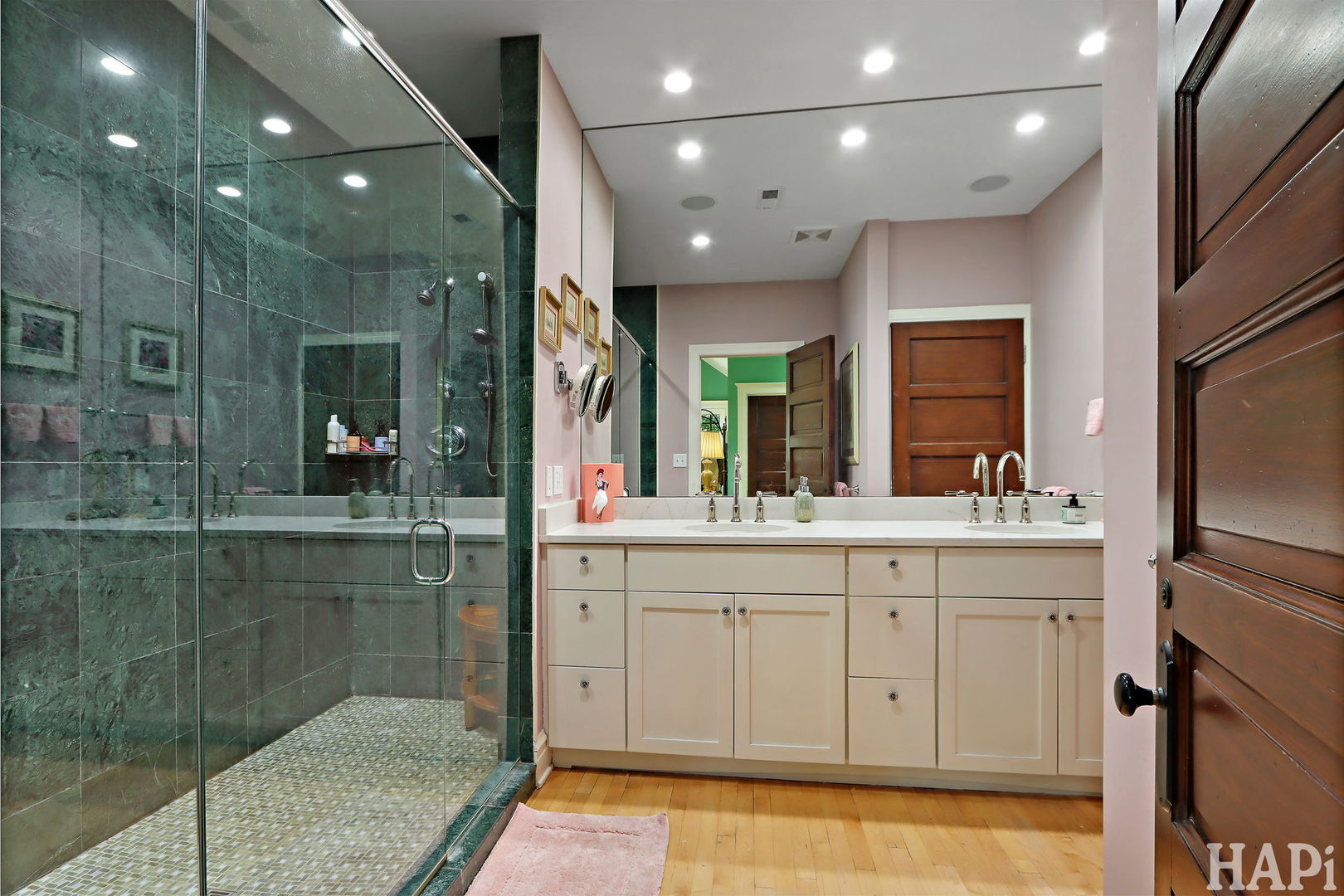 34 Logan Cir Highland Park, IL 60035