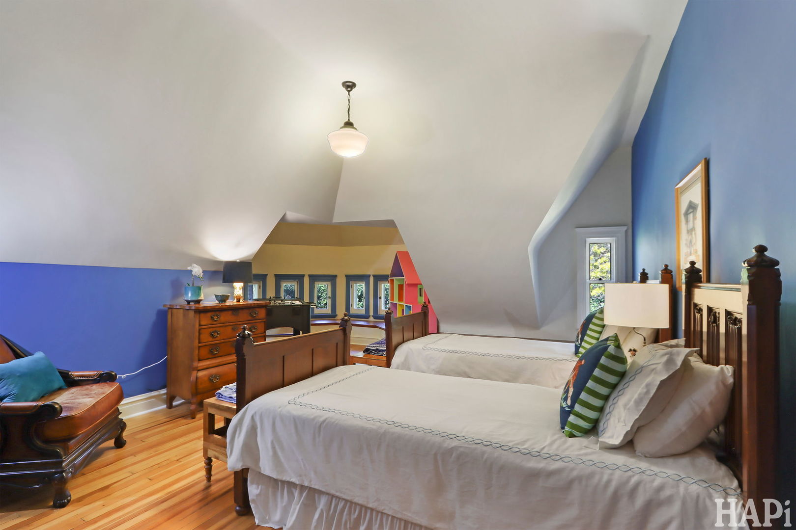 34 Logan Cir Highland Park, IL 60035