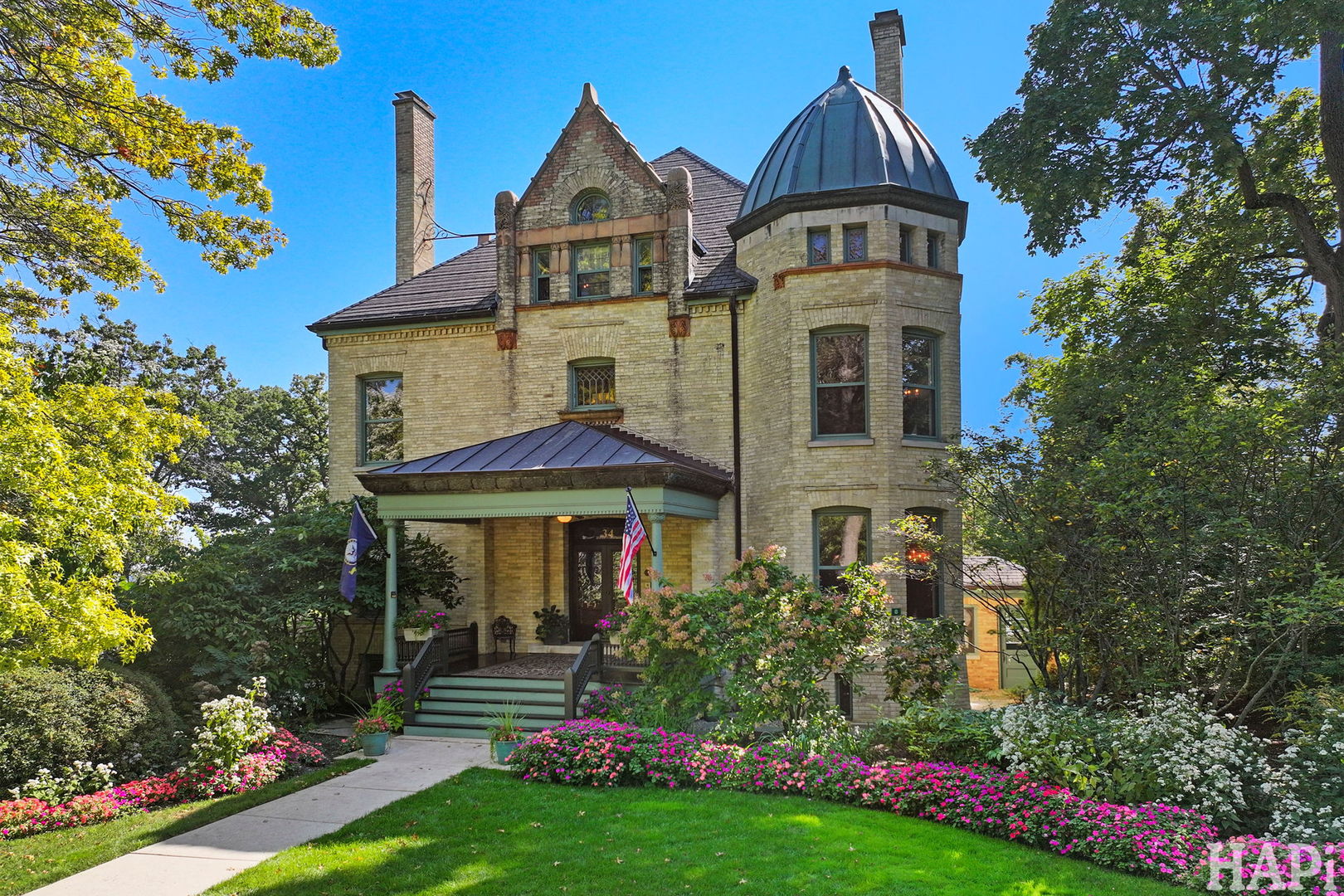 34 Logan Cir Highland Park, IL 60035