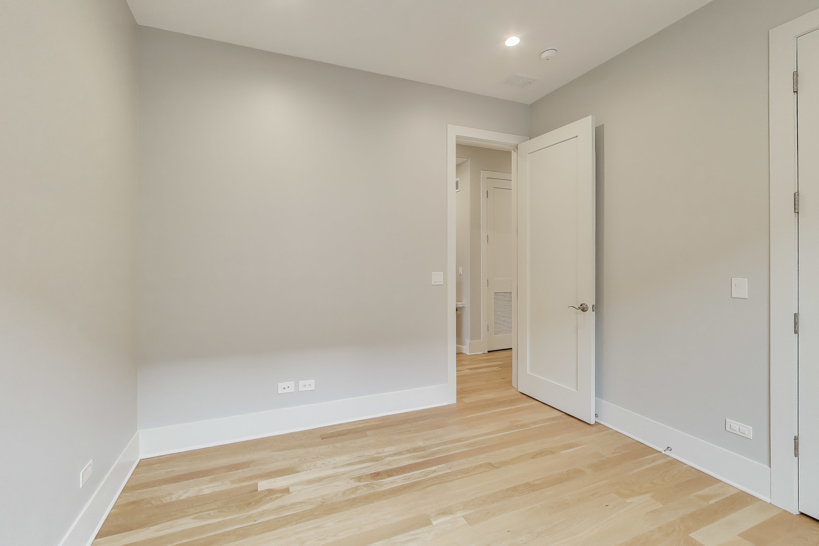 4135 N Kenmore Ave #2N Chicago, IL 60613