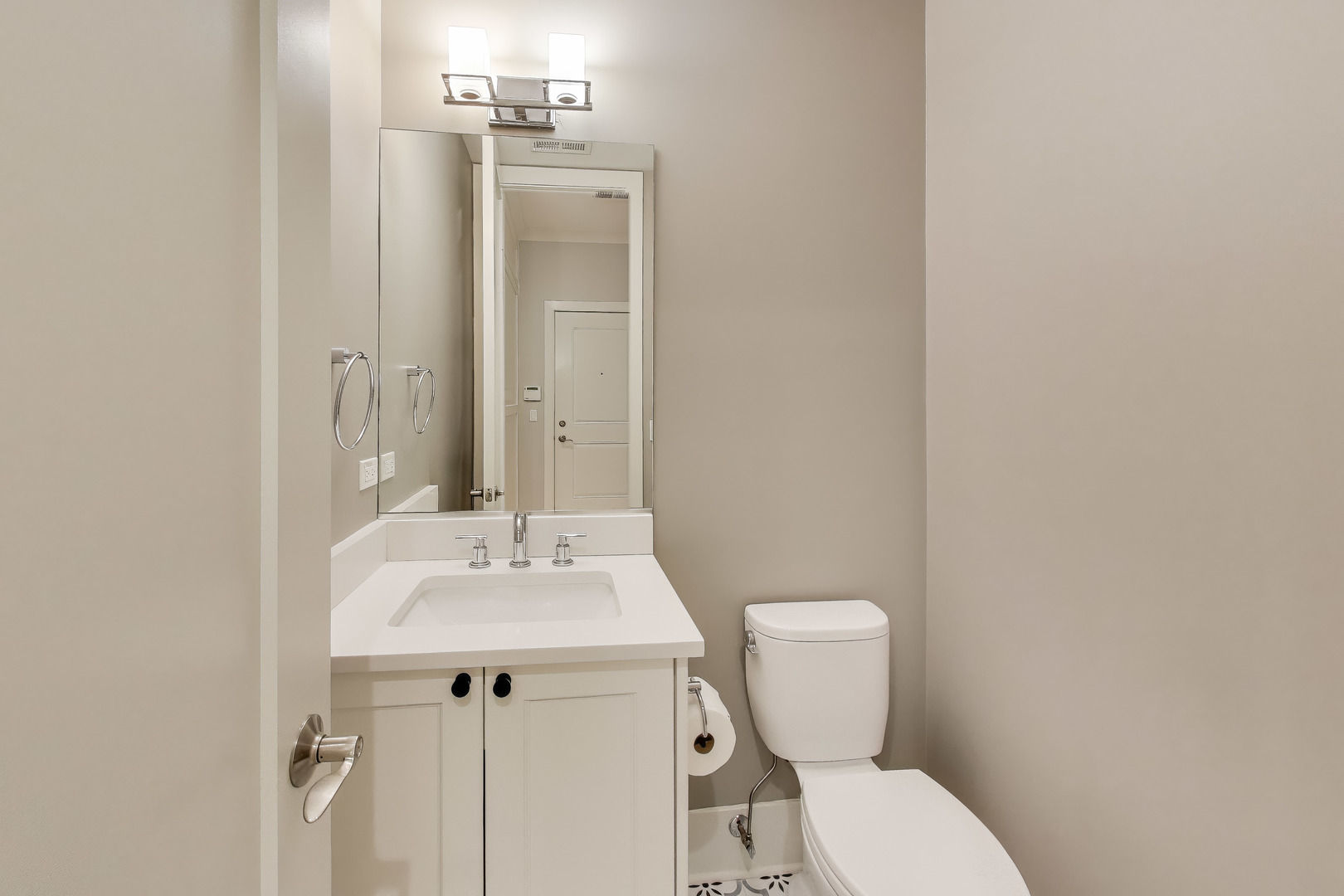 4135 N Kenmore Ave #2N Chicago, IL 60613