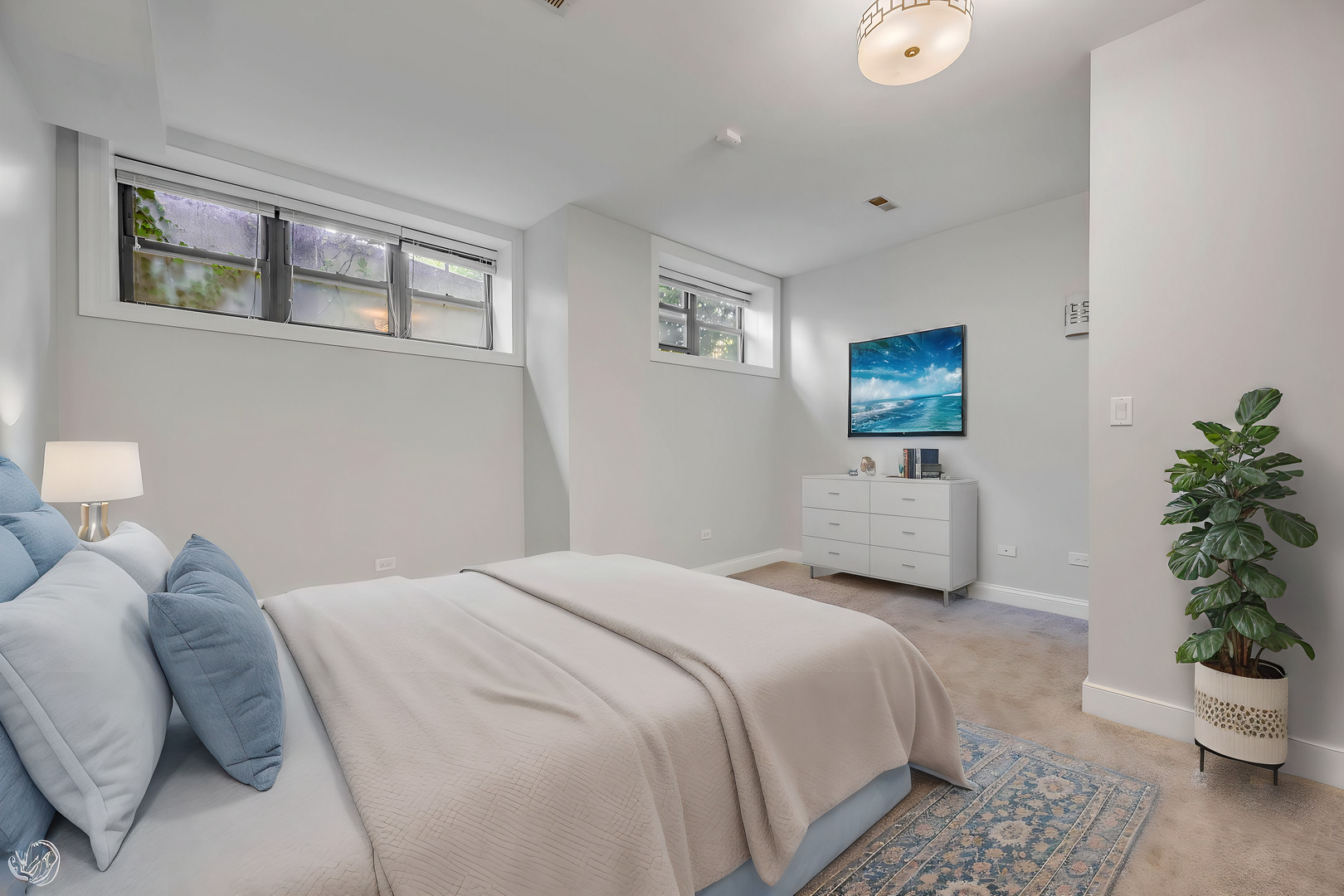 4235 S Calumet Ave Chicago, IL 60653