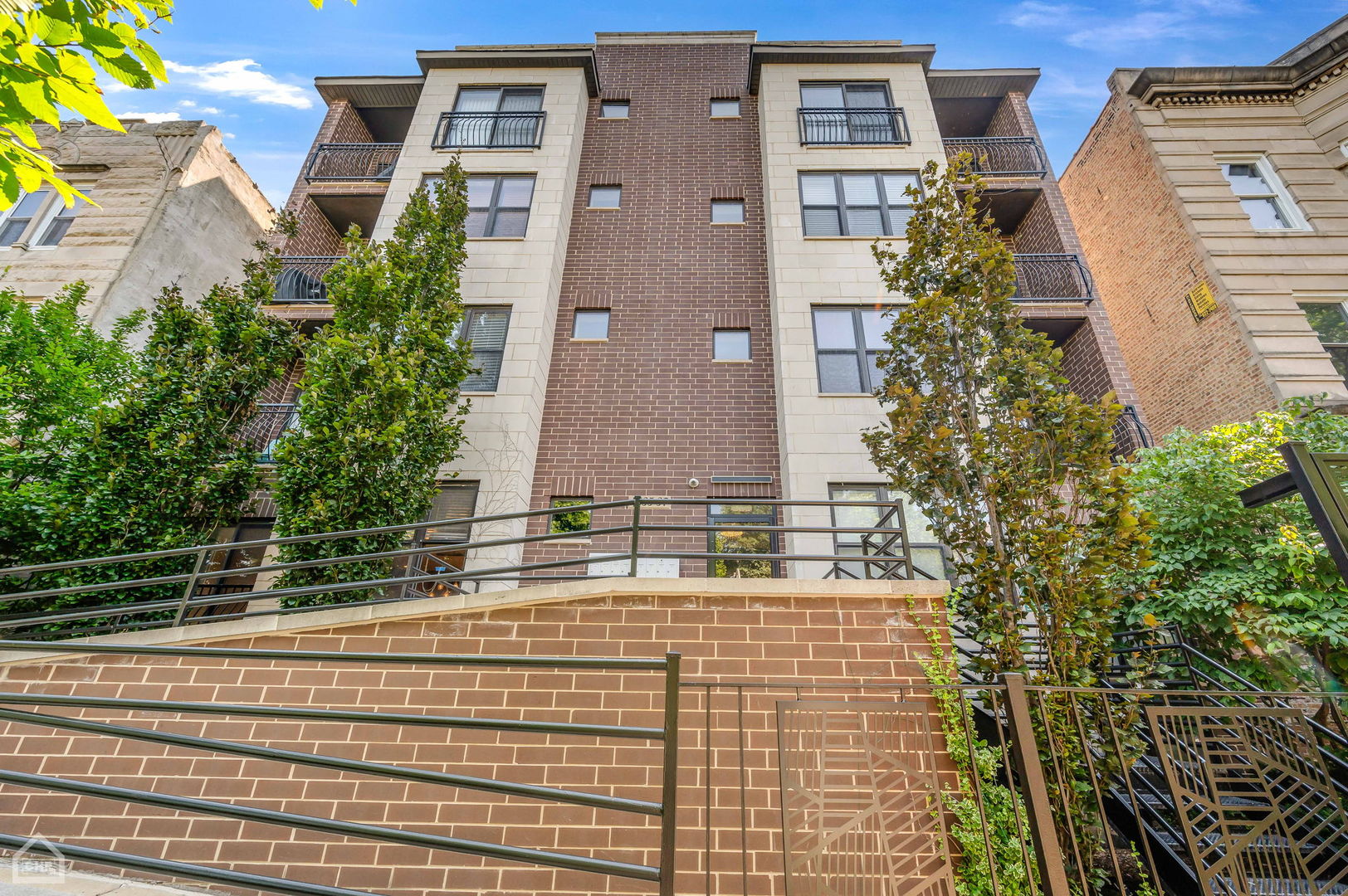 4235 S Calumet Ave Chicago, IL 60653