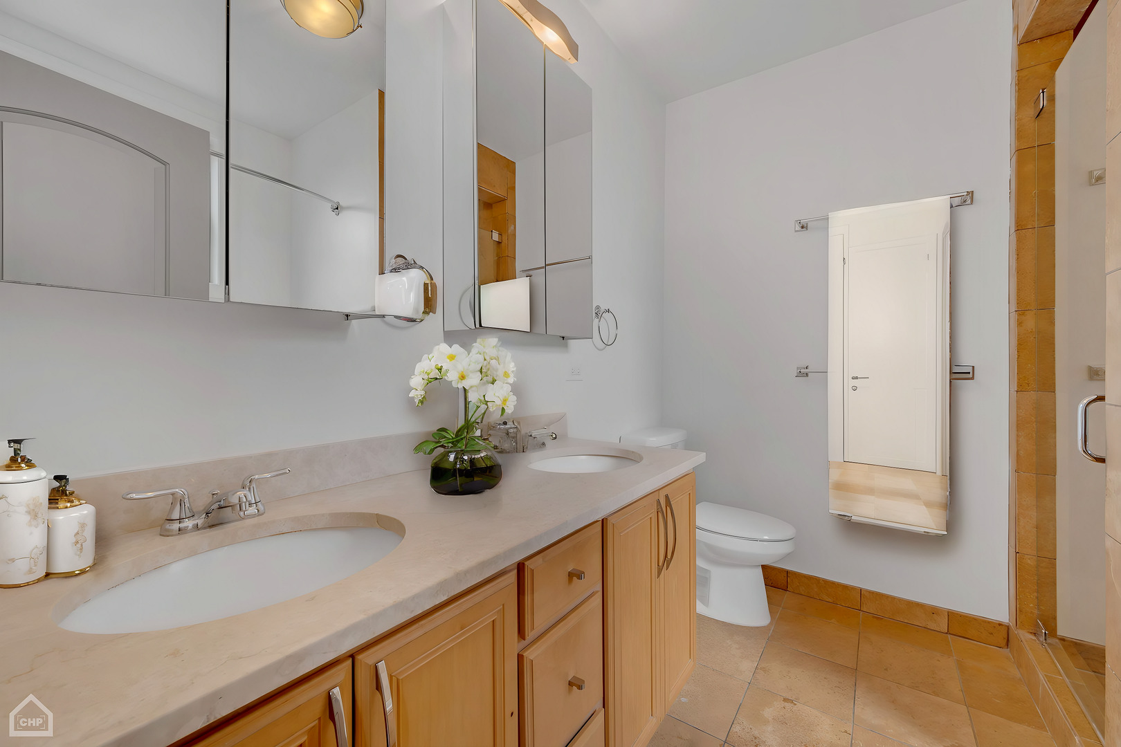 4235 S Calumet Ave Chicago, IL 60653