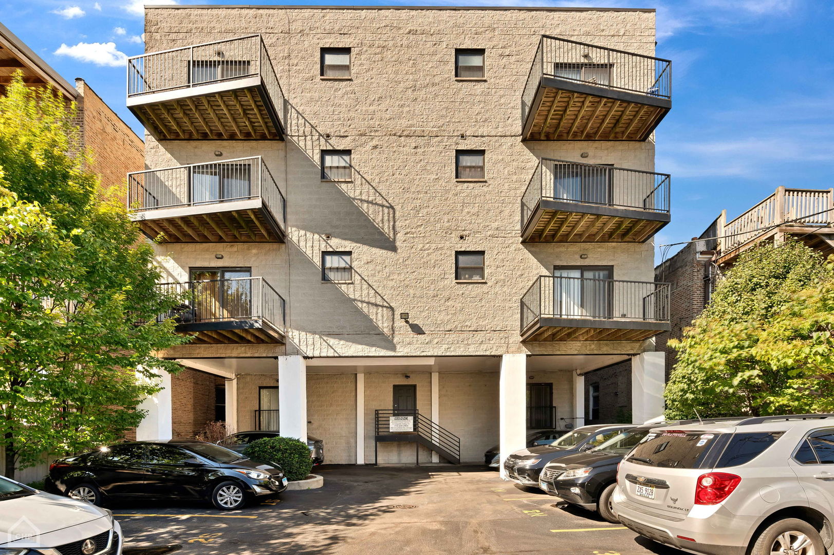 4235 S Calumet Ave Chicago, IL 60653