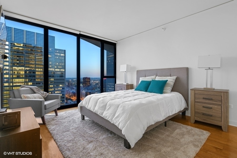 225 N Columbus Dr #6006 Chicago, IL 60601