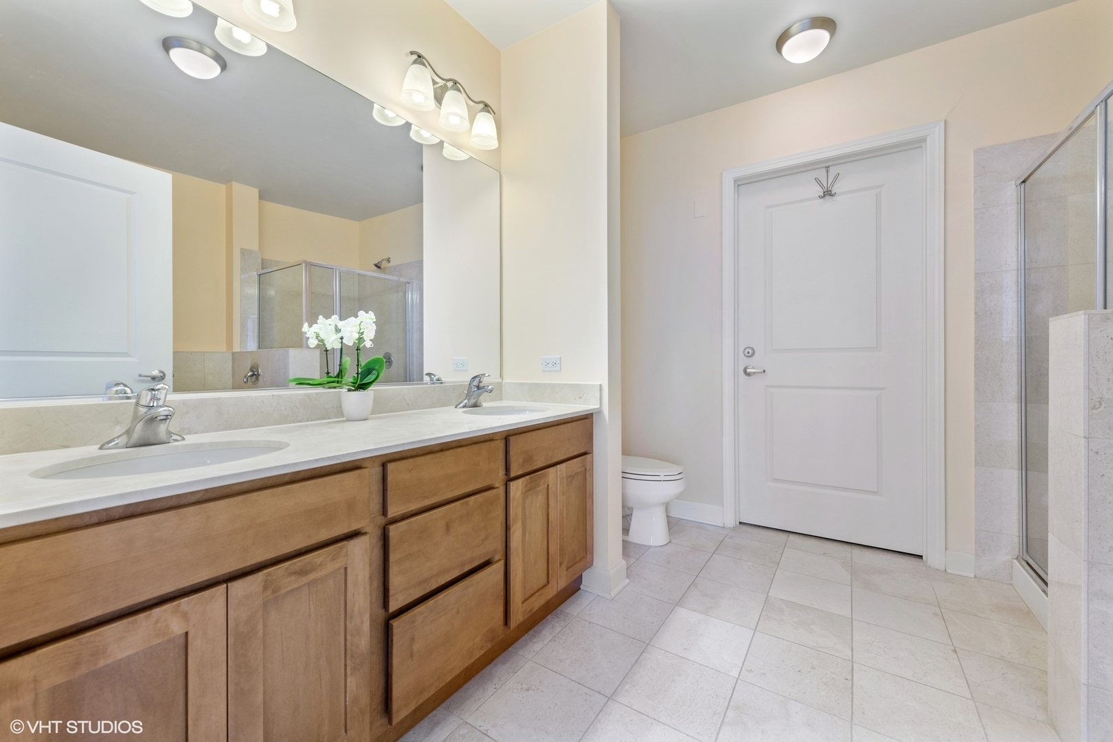 225 N Columbus Dr #6006 Chicago, IL 60601