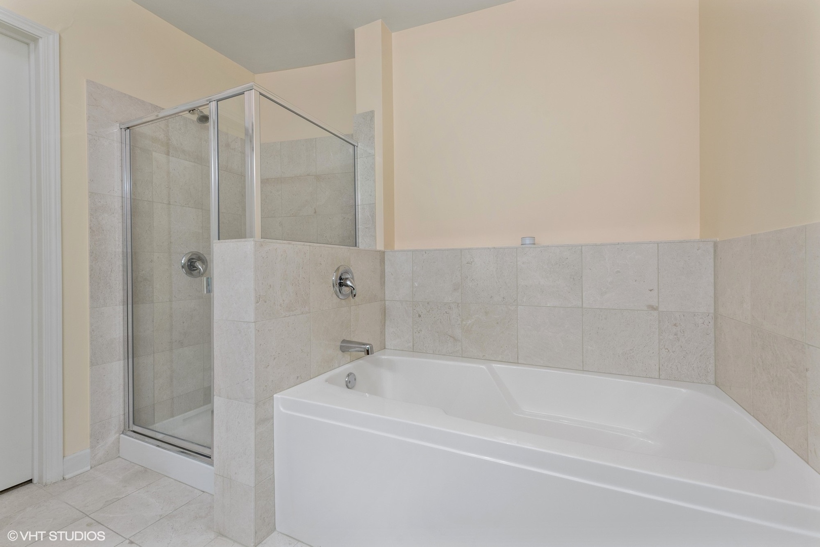 225 N Columbus Dr #6006 Chicago, IL 60601