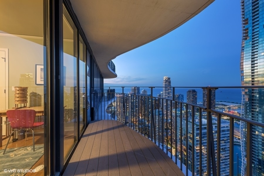 225 N Columbus Dr #6006 Chicago, IL 60601