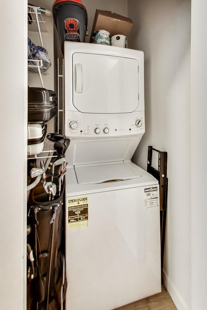 235 W VAN BUREN St #2017 Chicago, IL 60605