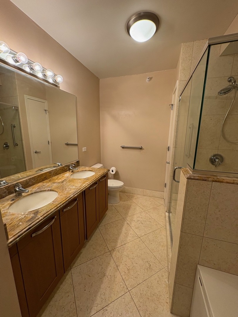 420 E Waterside Dr #3614 Chicago, IL 60601