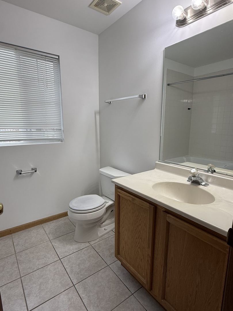 1004 Ann St Joliet, IL 60435