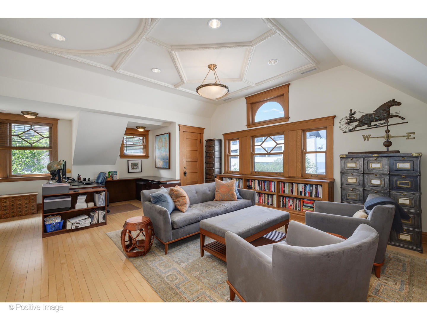 536 W Barry Ave Chicago, IL 60657