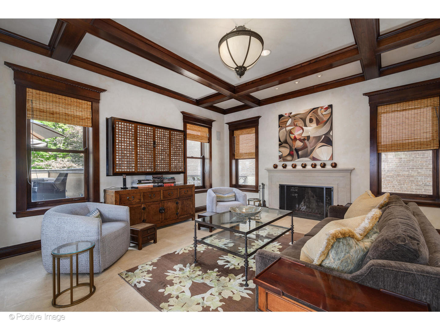 536 W Barry Ave Chicago, IL 60657