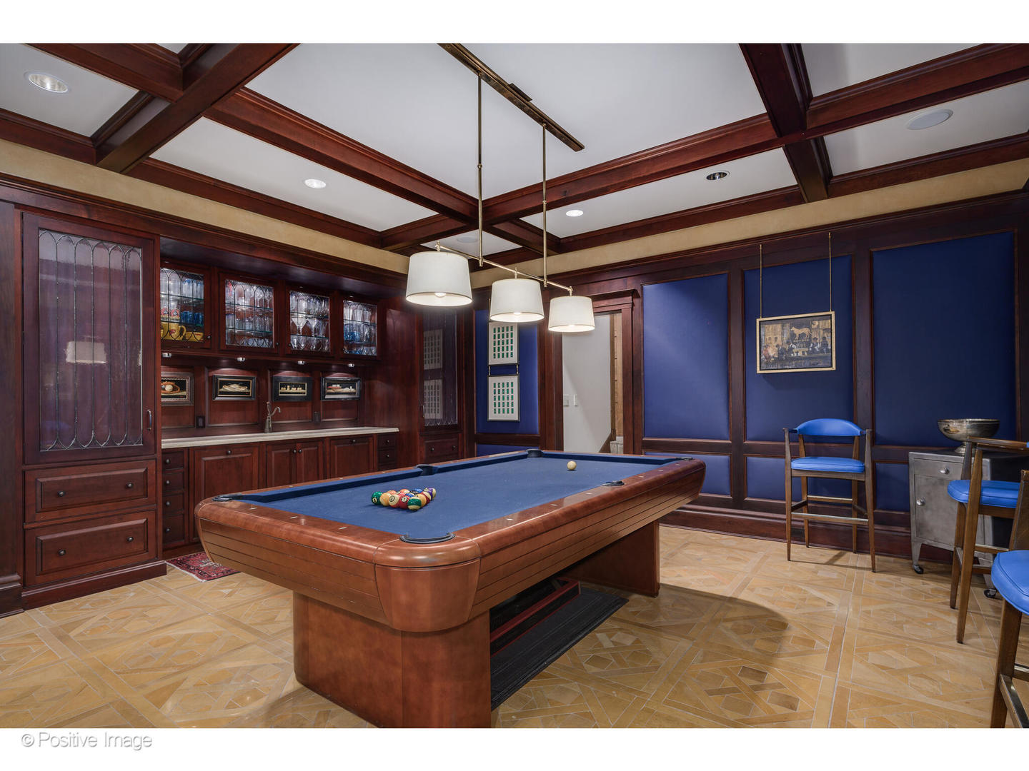 536 W Barry Ave Chicago, IL 60657