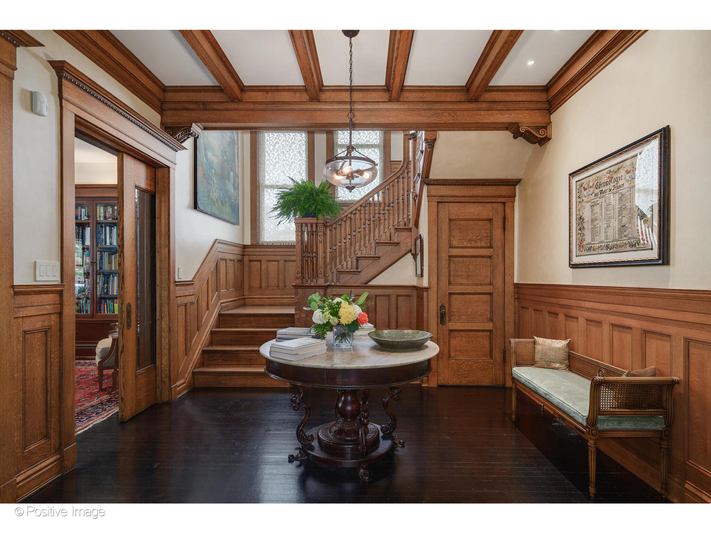 536 W Barry Ave Chicago, IL 60657