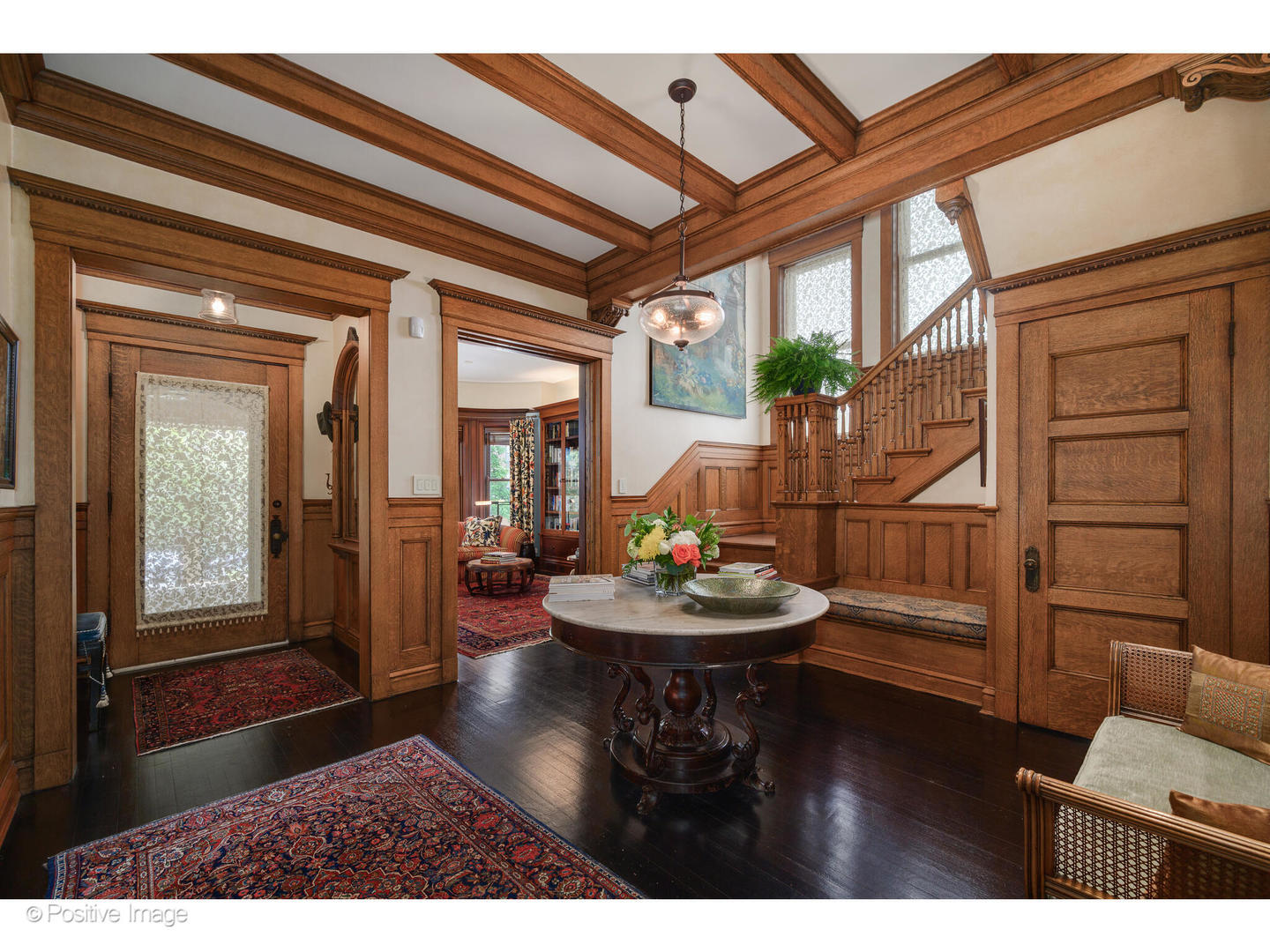 536 W Barry Ave Chicago, IL 60657