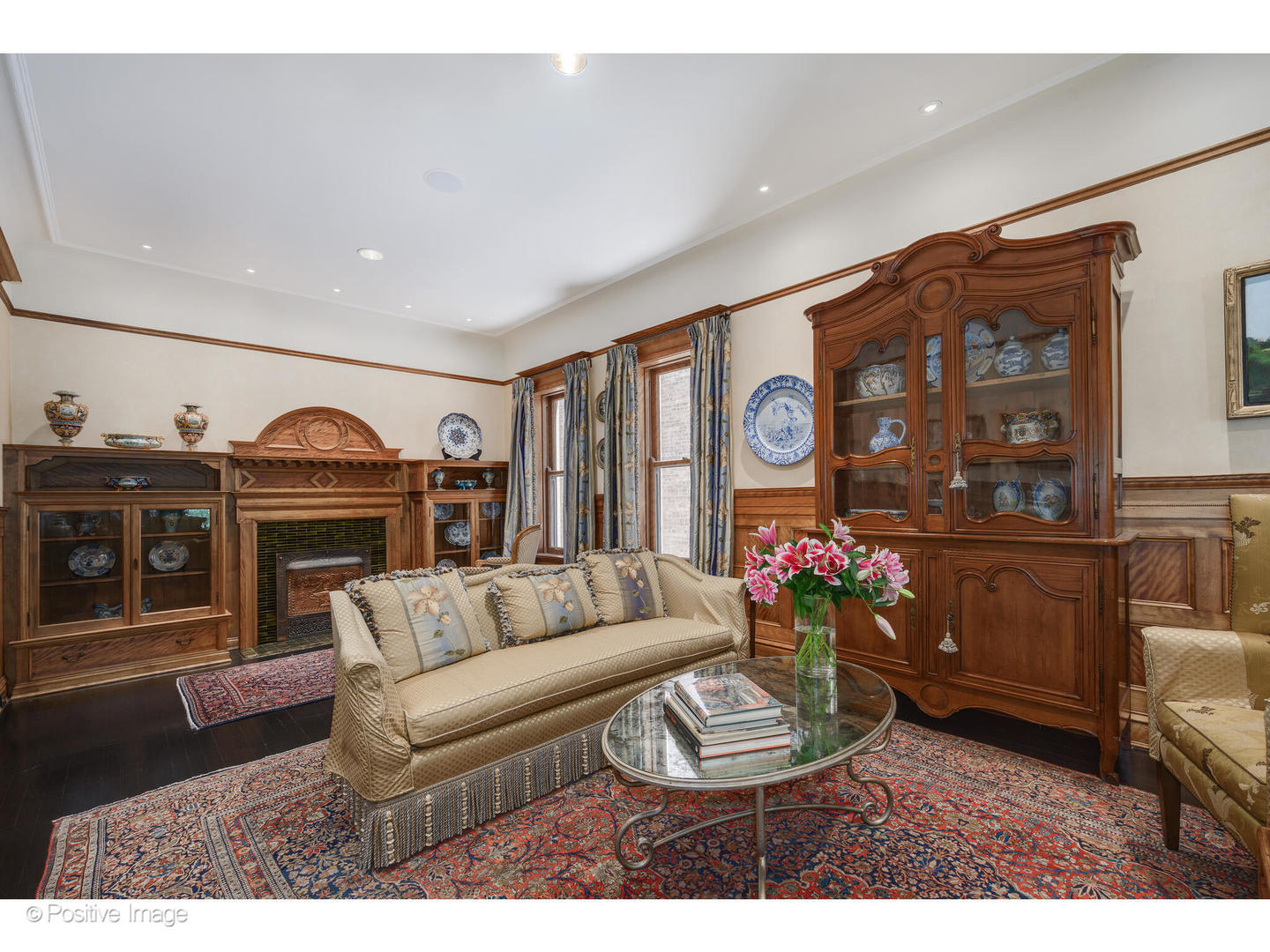 536 W Barry Ave Chicago, IL 60657