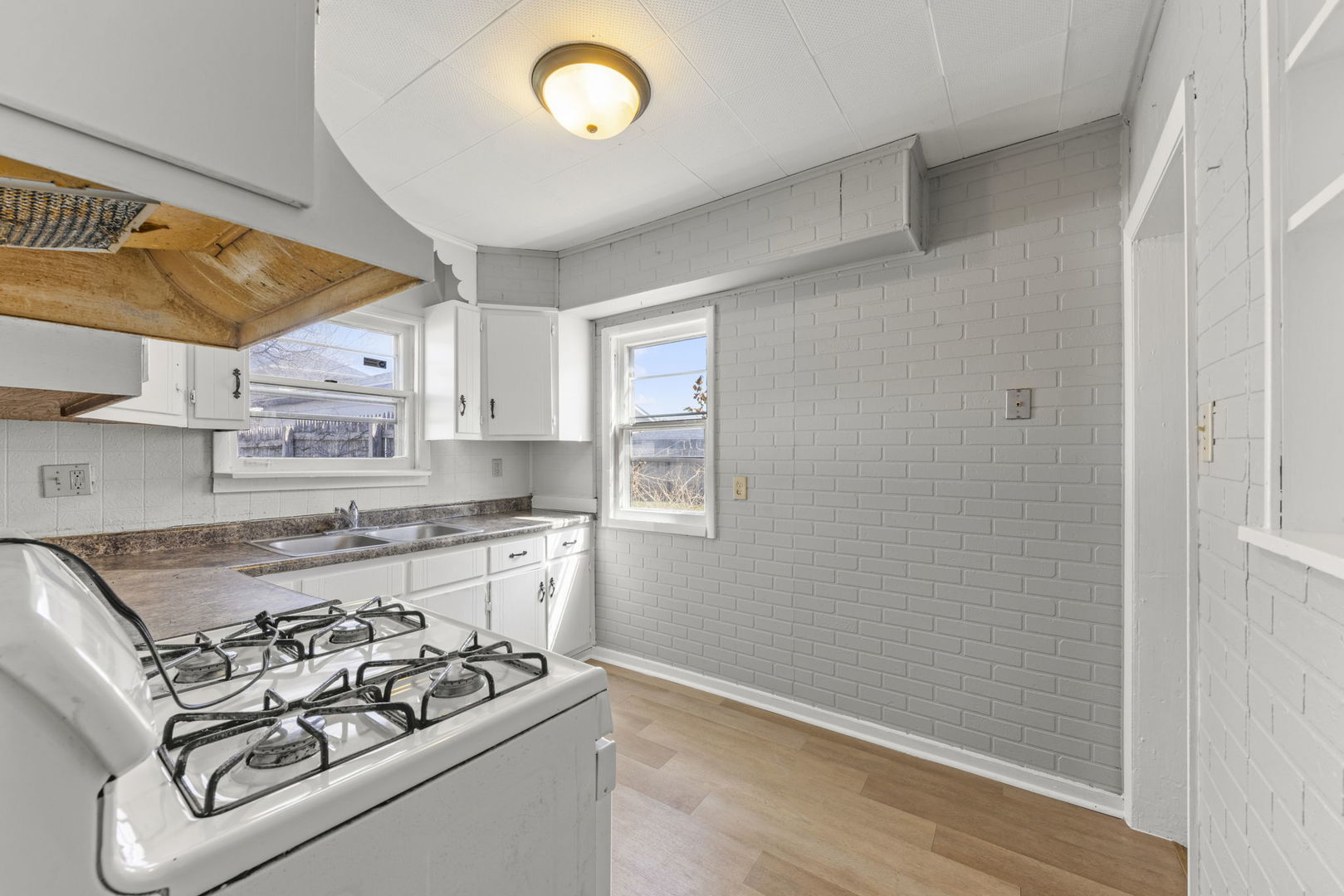 803 1st Ave Joliet, IL 60433