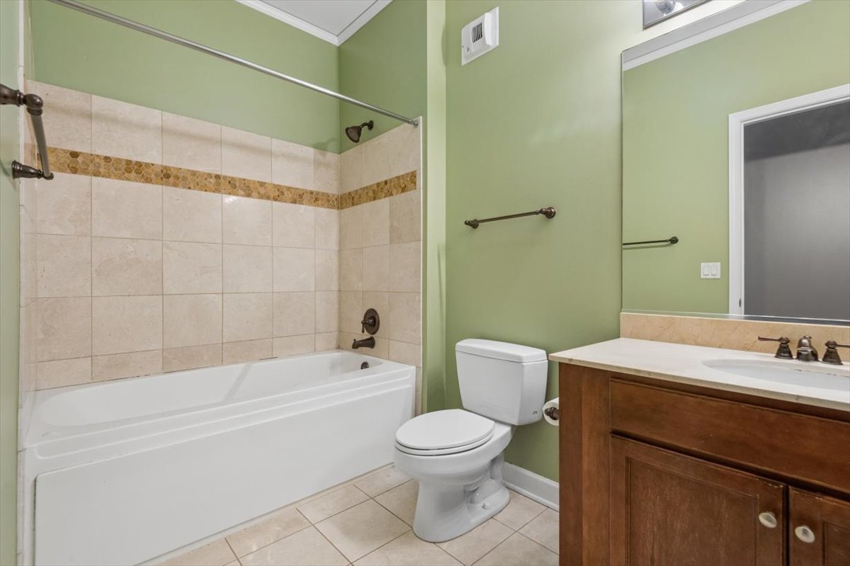 450 E Waterside Dr #206 Chicago, IL 60601