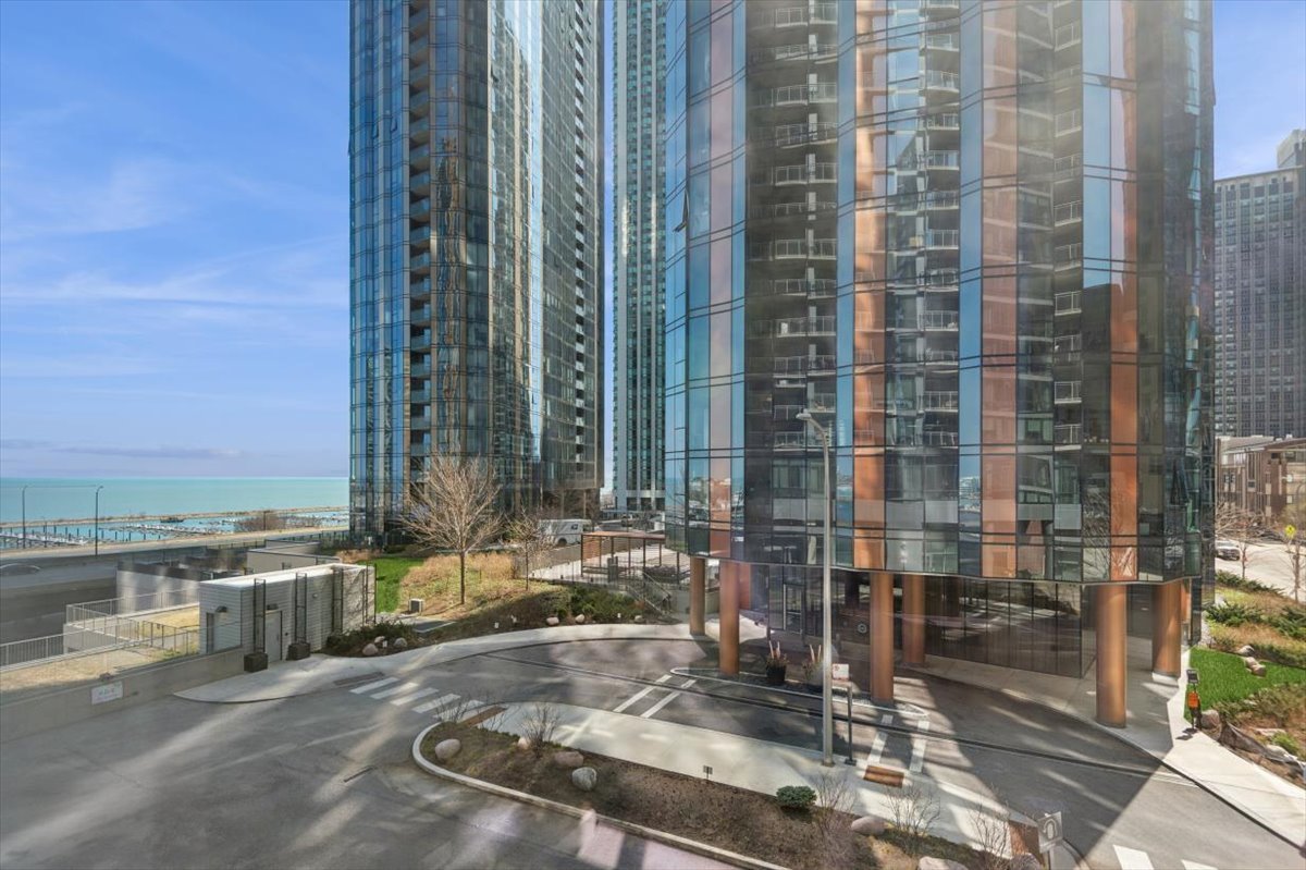 450 E Waterside Dr #206 Chicago, IL 60601