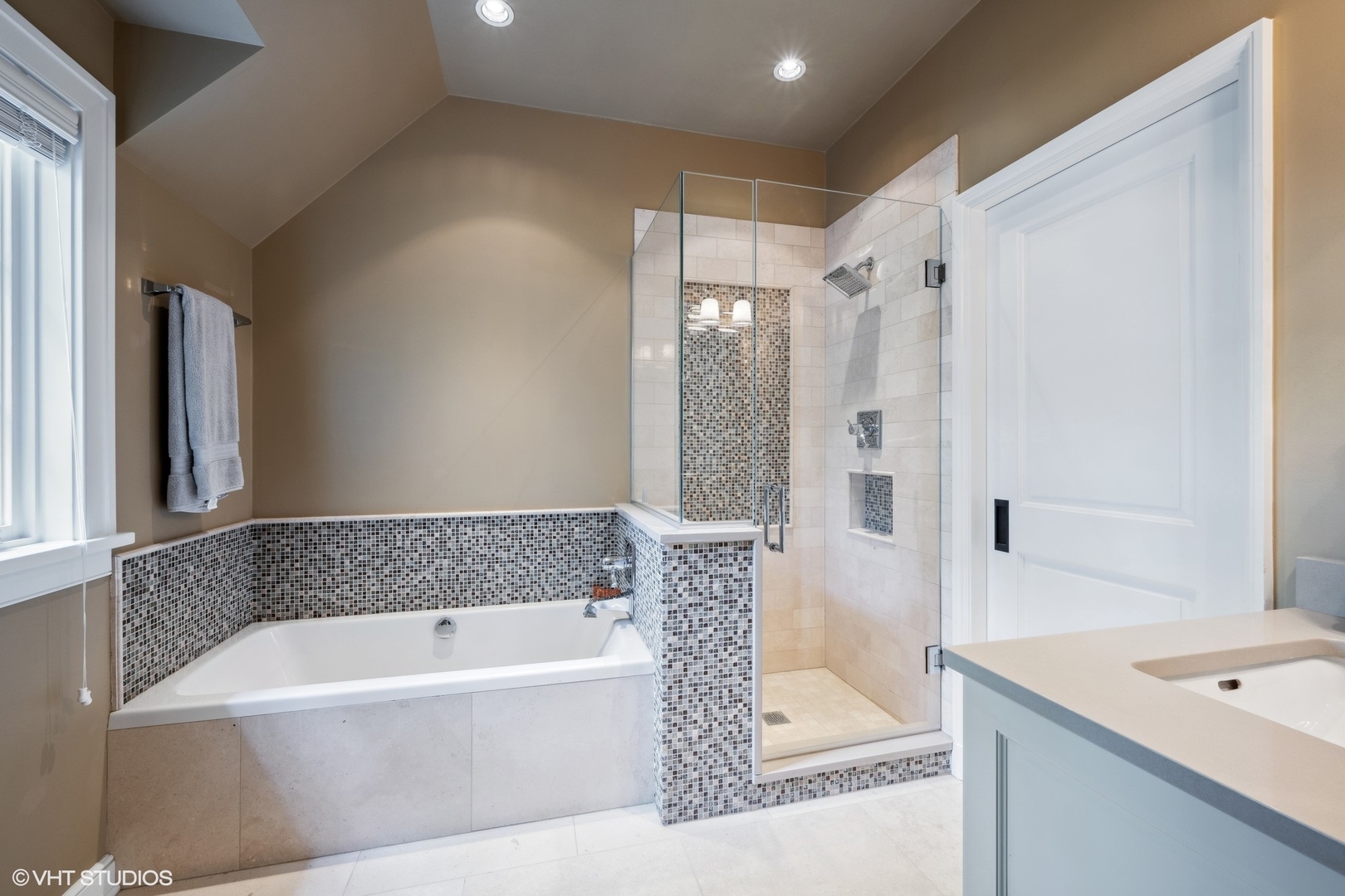 180 Central Ave Highland Park, IL 60035