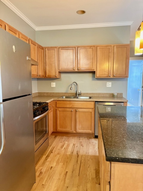 3122 W Cullom Ave #3