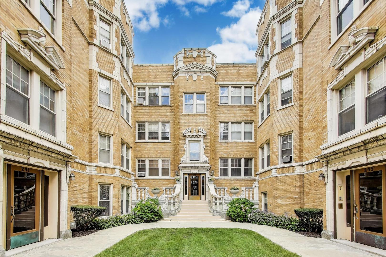 243 Washington Blvd #3A Oak Park, IL 60302
