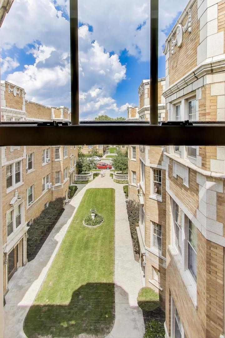 243 Washington Blvd #3A Oak Park, IL 60302