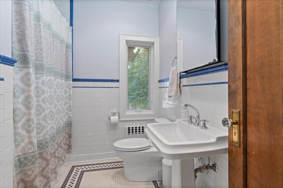 711 Michigan Ave Evanston, IL 60202