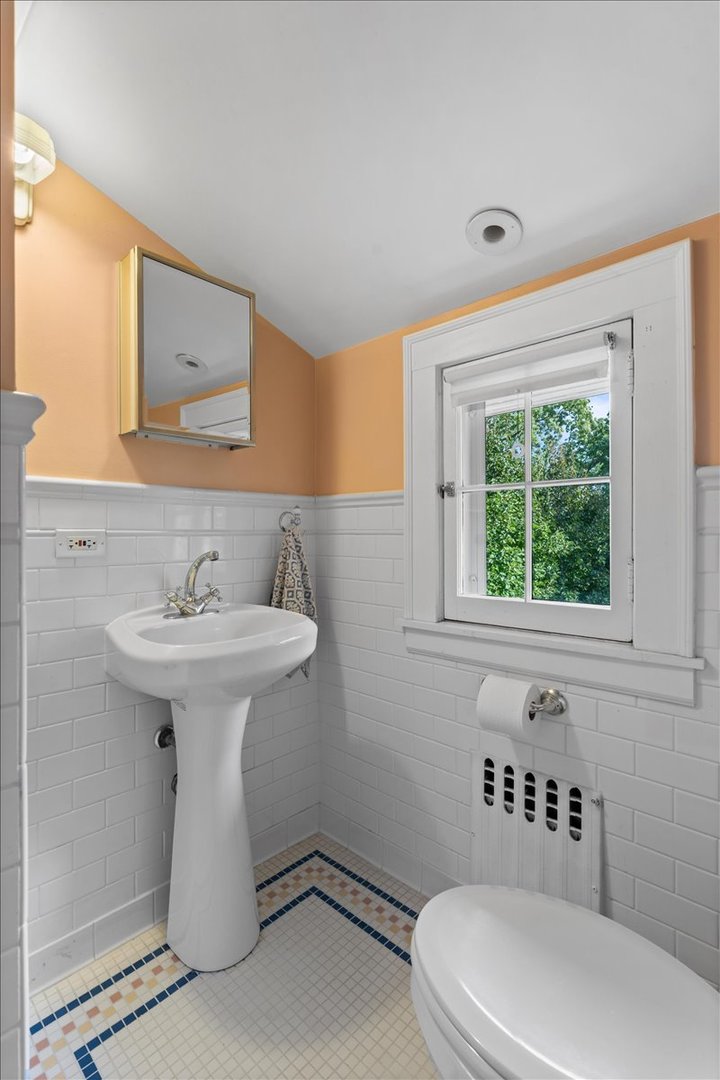 711 Michigan Ave Evanston, IL 60202