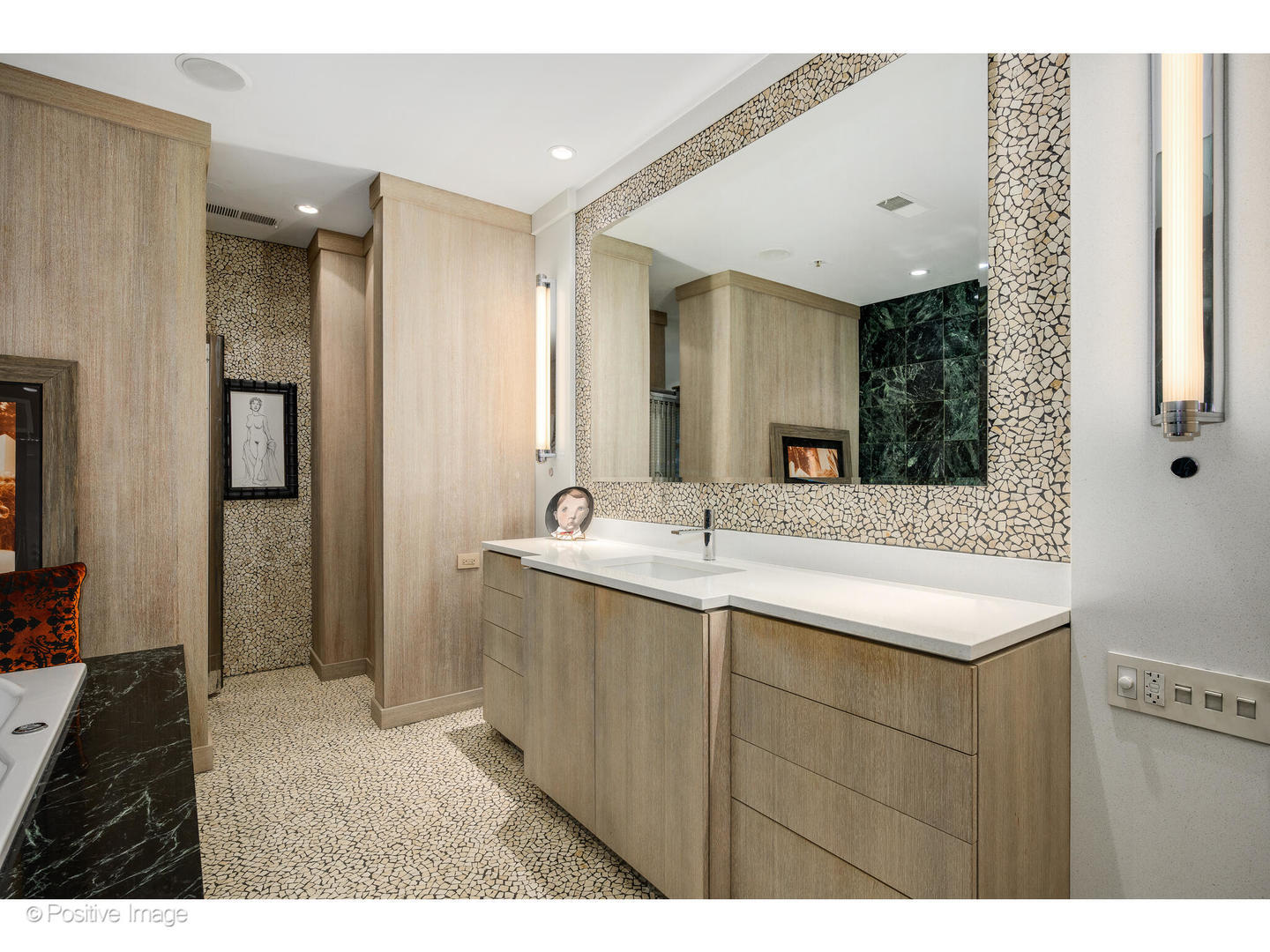 130 S Canal St #9B Chicago, IL 60606