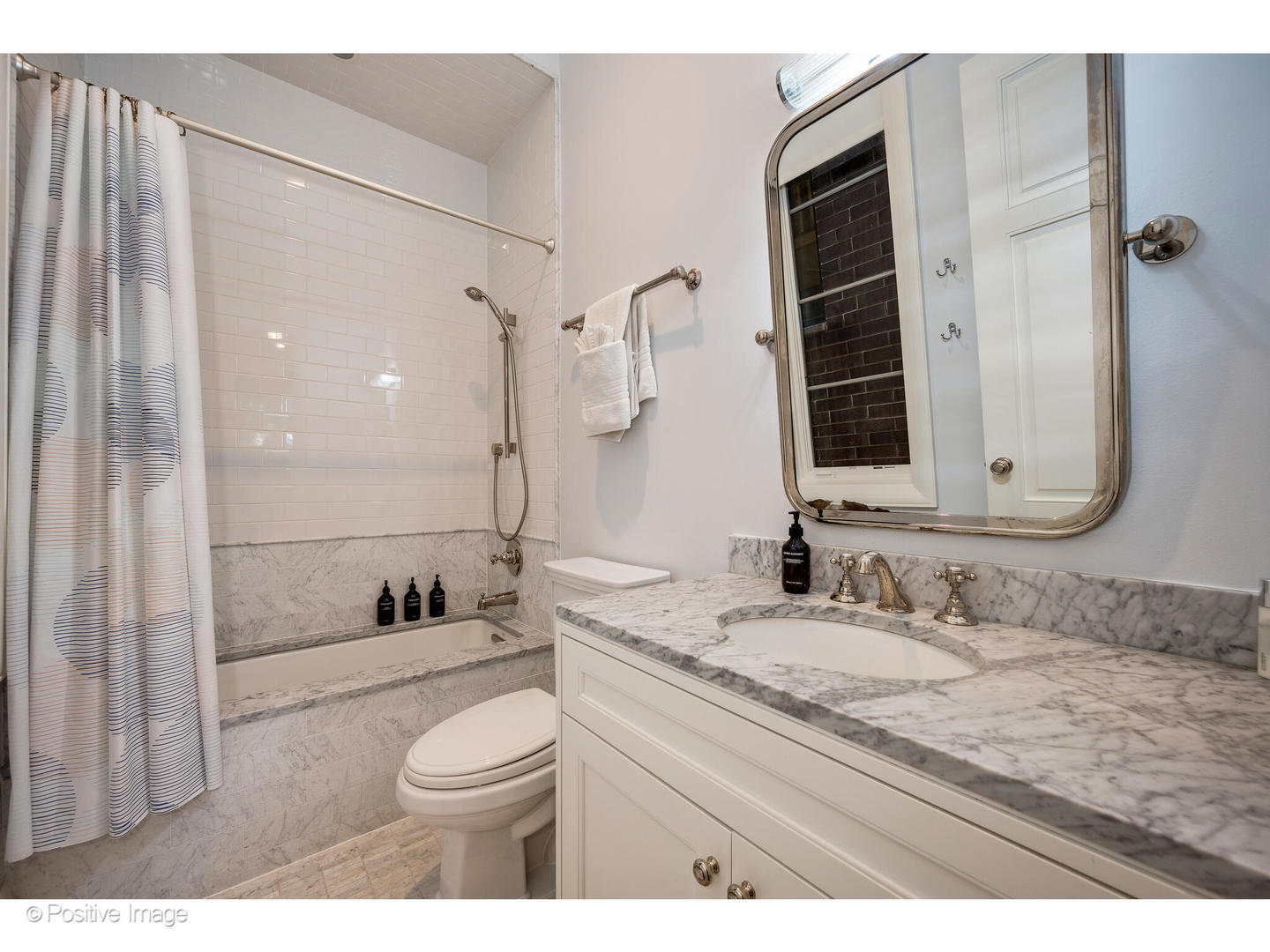 1720 N MOHAWK St Chicago, IL 60614